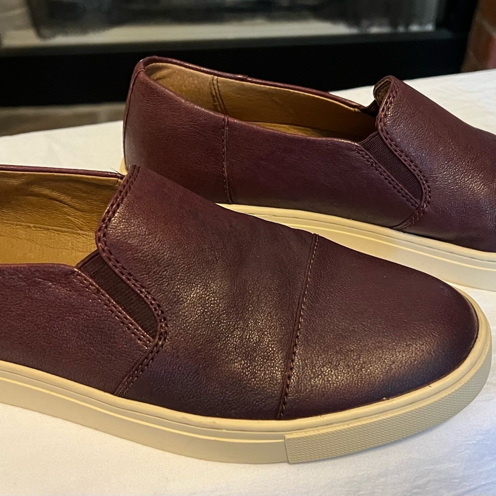 FRYE Leather slip ons